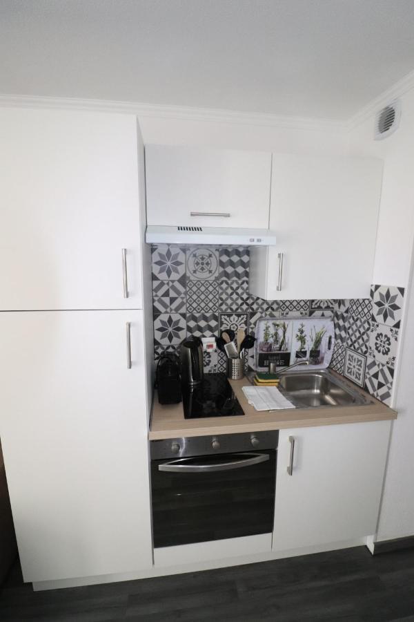 Superbe 2 Piece Tout Confort , Piscine /Ac/Parking Villa Вилафранк-сюр-Мер Екстериор снимка